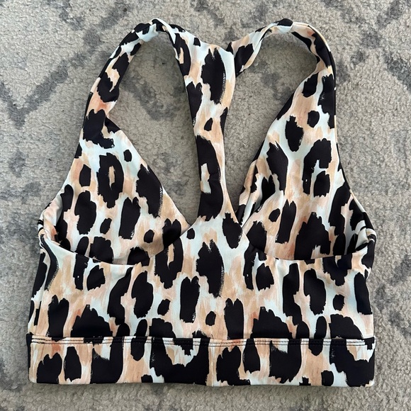 Beach Riot Sport Twist Top In Spotted Leopard size X-Small - Picture 5 of 7